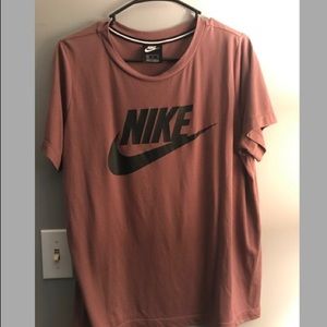 Nike T-shirt